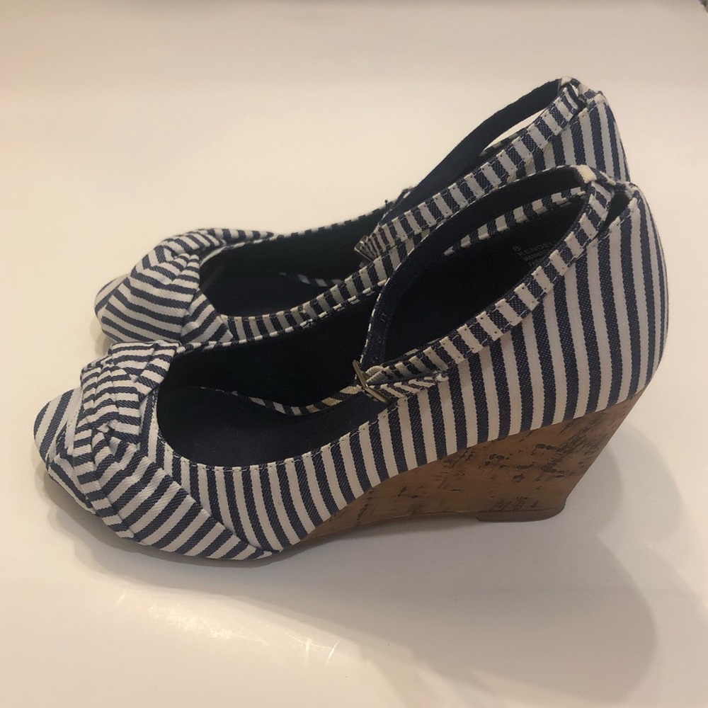 Rampage striped cork wedges size 8